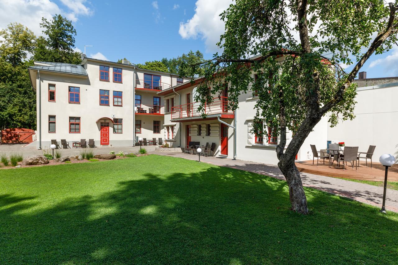 Vabaduse Apartments Пярну Екстериор снимка